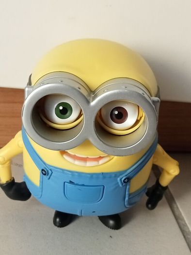 Bob Minion Blinking Eye