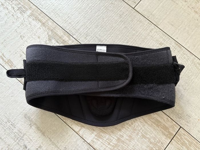 Neo G Back Brace with Power Straps