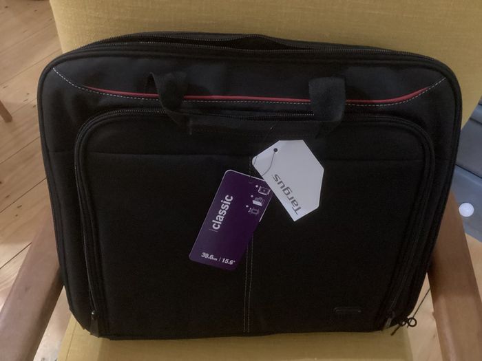 Targus Classic 39.6cm Laptop carry case.