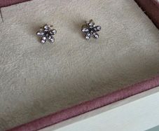 Pandora dazzling daysi flower earrings in great condition fully hallmarked