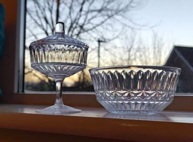 Set of glass bowls