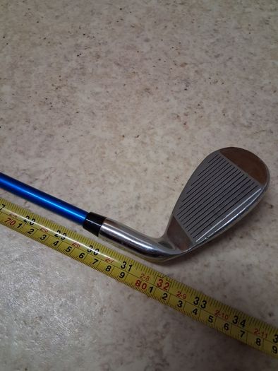 Golf clubs. Junior Set Of Left Handed MacGregor Golf Clubs For 9 To 12 Year Old. Collect In Dublin Or Receive Via Post.