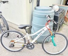 Apollo Vivid Mountain Bike - 26" - Needs Some TLC / Good Project Bike