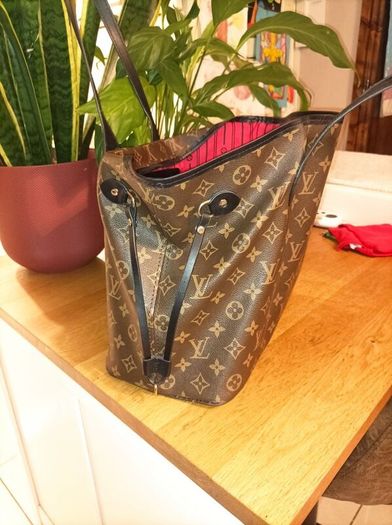 Michael Kors Guess Louis Vuitton handbags