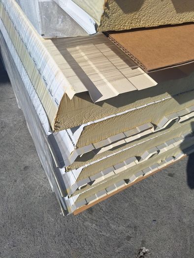 Insulated Roof Cladding 90mm thick 1800mm x 1000mm Panels in Vanilla/ Cream Colour