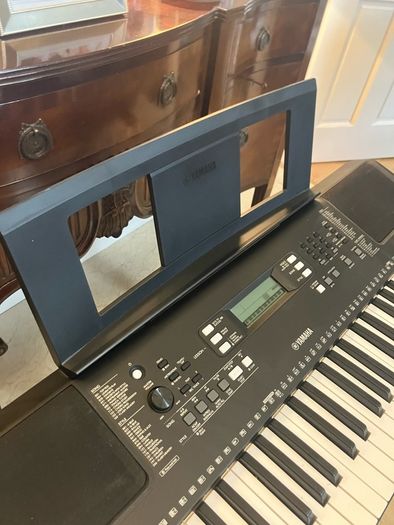 Yamaha PSR E373 61 Key Portable Keyboard  Complete Bundle with Stands & Music Rest