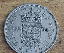 Great Britain UK 1954 One Shilling Elizabeth II English Shield Coin - free standard postage