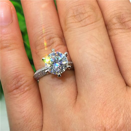 Women's silver ring