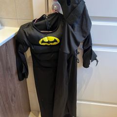 Batman costume - 5-6 year old