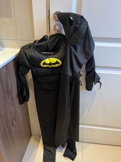 Batman costume - 5-6 year old
