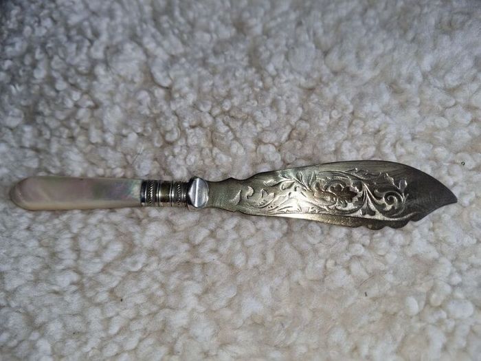 Victorian EPNS Gilded Fish Knife