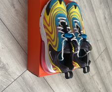 Nike React 270