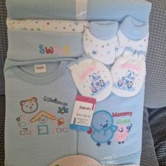 BNWT Juniors 8-Piece Baby Boy Gift Set (Blanket & Clothes)
