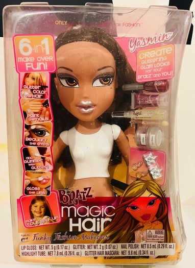 BRATZ dolls Yasmin and Cloe 6 in 1 Funky Fashion Makeover