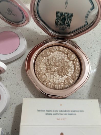 K beauty florasis blushers, highlighter dewy tinted lip balm