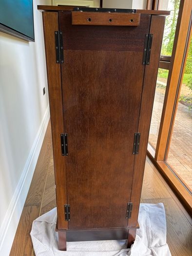 Tall Jewellery Storage Cabinet / Pres