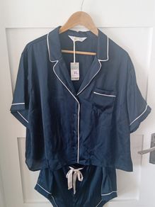 Silk Type Pyjamas Size 18-20