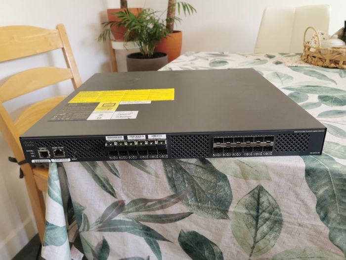Cisco MDS 9124 Fabric Switch