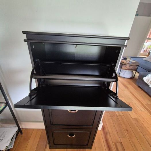 Shoe cabinet