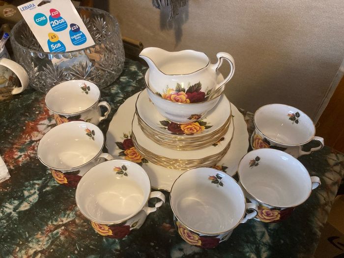 Vintage Queen Anne china teaset free postage