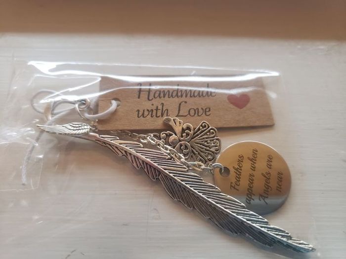 Teacher gift/ Stocking filler Feathers Appear When Angels are Near Bookmark FREEPOST