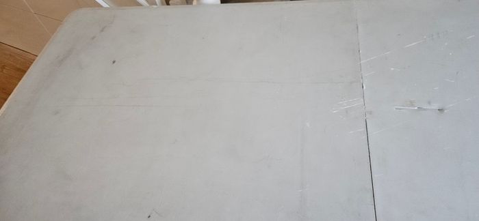 Folding table