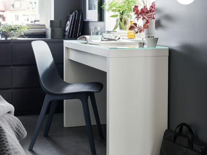 dressing table