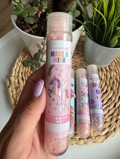 Brand New Baylis & Harding Bath Salts Set