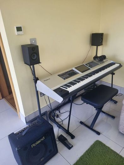 Roland G8 Fantom Keyboard and Accessories