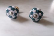 2 Ceramic Knobs