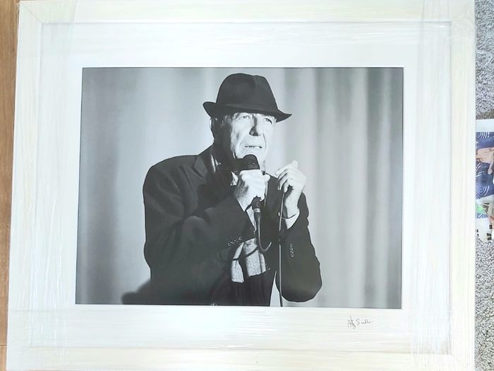 Photo of Leonard Cohen.