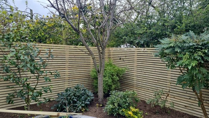Fencing/wall toppers/Privacy screens