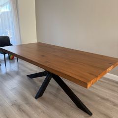 SOLID OAK dining table