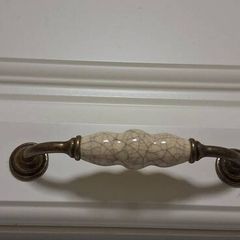128mm Cream Crackle Bronze leg handles (70 available)