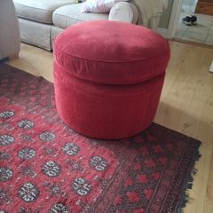 Poof seat