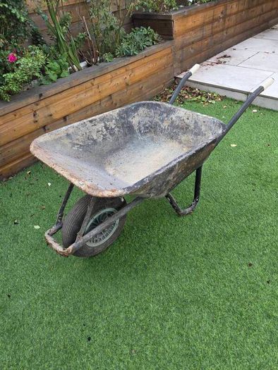 wheelbarrrow