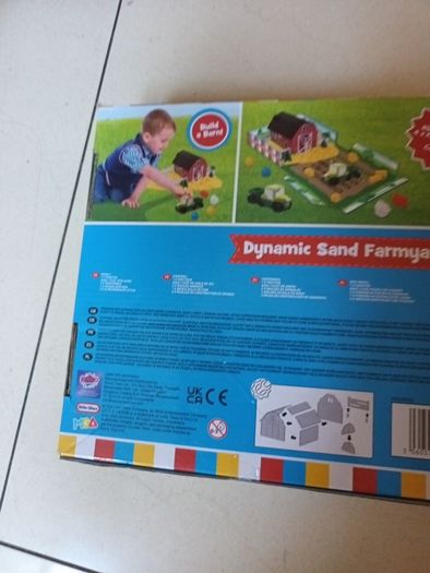 Little Tikes Play Sand & Farm Set.  Age  3+ Years. B.N.W.T