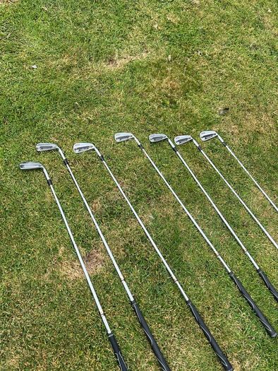 Titleist AP2 710 4-PW (PW is 714)