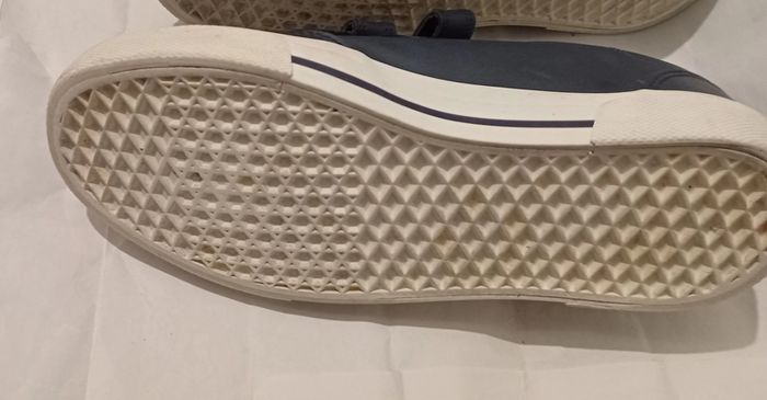 Boys Shoes UK4