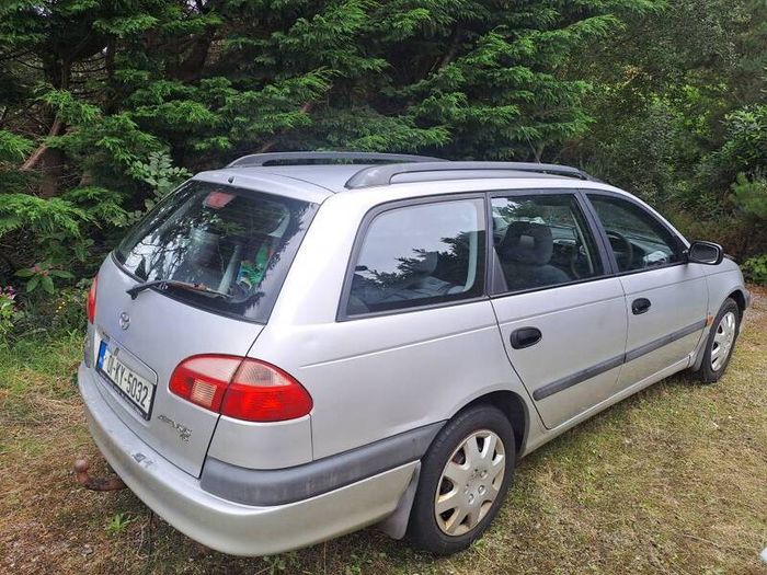 2001 Toyota Avensis