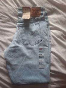 levi women's jeans