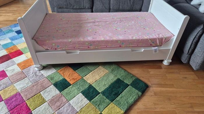Hampton cot bed