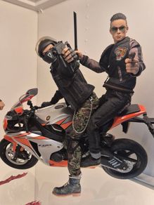 damtoys 1/6 gangster kingdom figures and 1/6 bike hot toys scale