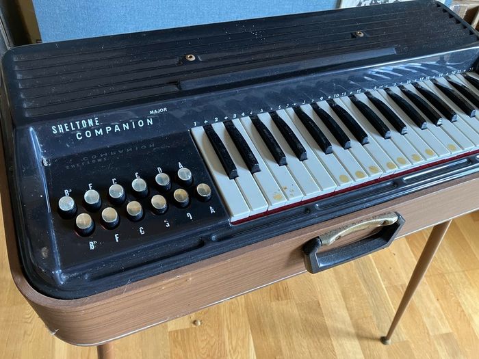 Electric vintage Sheltone organ