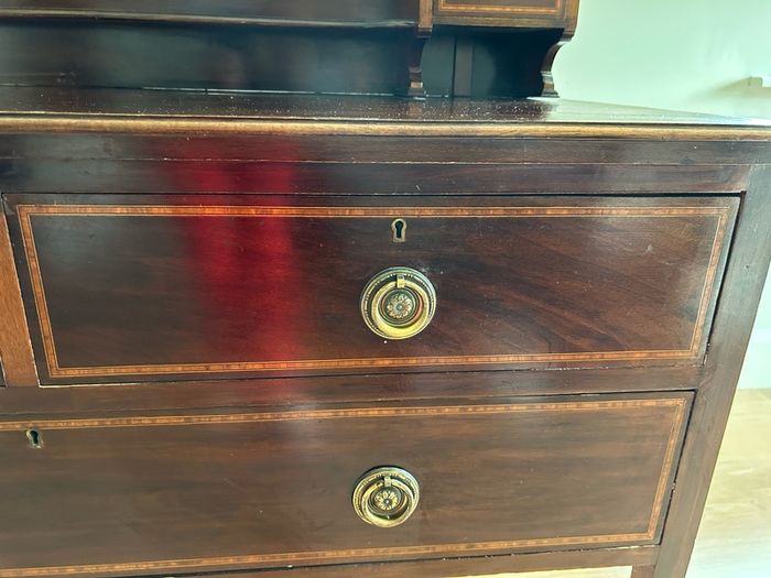 Antique chest of drawers