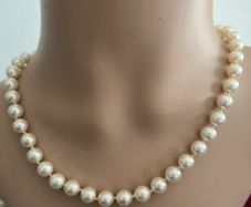 pearl necklace