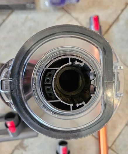 Dyson v10 absolute