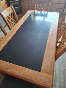 Solid oak dining room table and 6 chairs