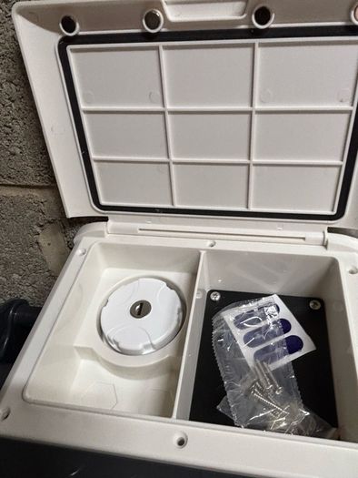 camper van for Sale Has solar panel roof vent Sink gas cooker 12 V microwave