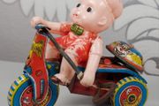 Vintage Japanese Tin windup toy